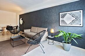 Modern 2BR In La Cresta