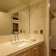 w Fascinating 1BR With Balcony in Miraflores