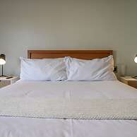 w Fascinating 1BR With Balcony in Miraflores