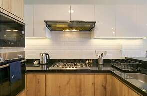 w Fascinating 1BR With Balcony in Miraflores