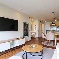w Fascinating 1BR With Balcony in Miraflores