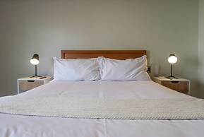 w Fascinating 1BR With Balcony in Miraflores