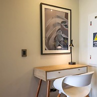w Fascinating 1BR With Balcony in Miraflores