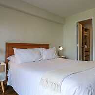 w Fascinating 1BR With Balcony in Miraflores