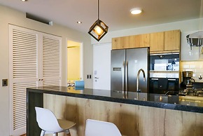 w Fascinating 1BR With Balcony in Miraflores