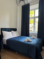 Iris Aparthotel