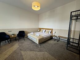 Iris Aparthotel
