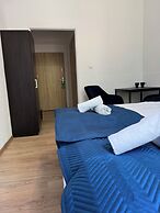 Iris Aparthotel