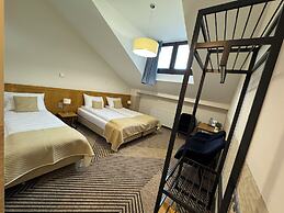 Iris Aparthotel