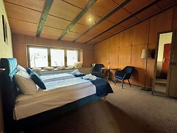 Iris Aparthotel