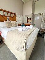The X Hotel