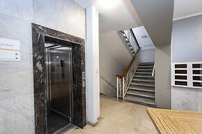 1-80 Collection Apt 202
