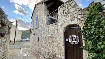 Leonys House in Dhoros