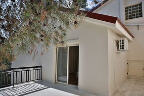 Nestor Hillside House