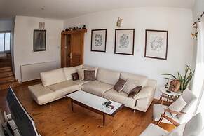 Lania Royal Oak House