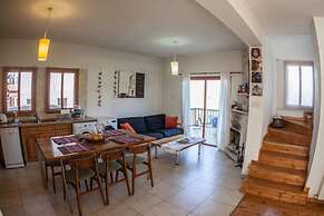 Lania Royal Oak House