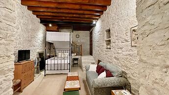 Juliet Suite Studio in Dhoros