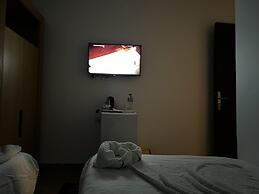 Malak pyramids inn