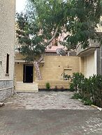 Malak pyramids inn