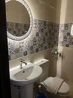 Malak pyramids inn