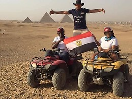 Malak pyramids inn