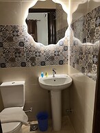 Malak pyramids inn