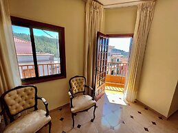 Alma Hostel