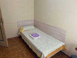 Alma Hostel