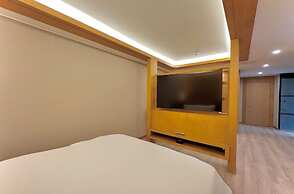 mir hotel
