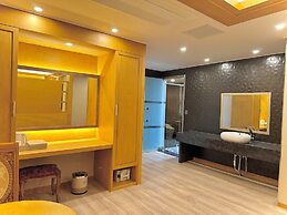 mir hotel