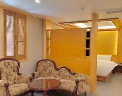 mir hotel