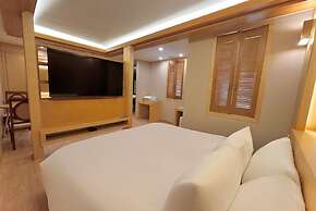 mir hotel