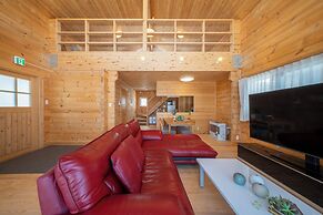 THE Crestview Lodge