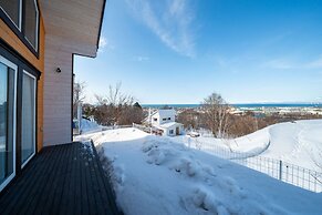 THE Crestview Lodge