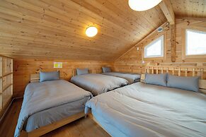 THE Crestview Lodge