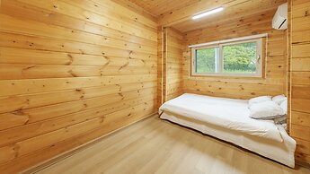 Cheongdo Ellago Poolvilla Pension