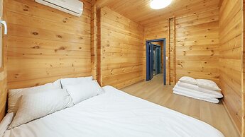 Cheongdo Ellago Poolvilla Pension