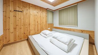 Cheongdo Ellago Poolvilla Pension
