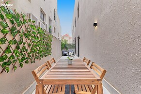 bnbmehomes - Pvt Rooftop in Al Malqa -C4