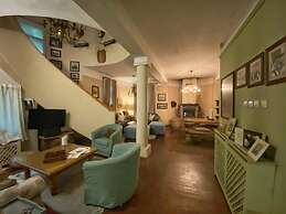 Ratiu House