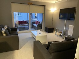 1-bedroom Apartment Sleeps 4, Parking