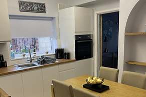 1-bedroom Apartment Sleeps 4, Parking