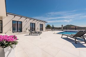 Villa Cesarica