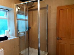Fairwinds in Poole With 2 Bedrooms and 1 Bathrooms