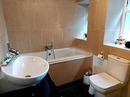 Fairwinds in Poole With 2 Bedrooms and 1 Bathrooms
