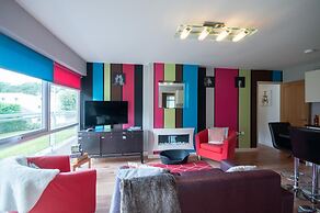 Fairwinds in Poole With 2 Bedrooms and 1 Bathrooms