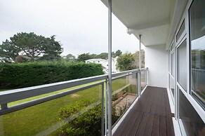 Fairwinds in Poole With 2 Bedrooms and 1 Bathrooms