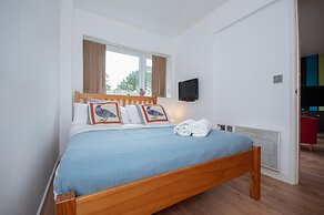Fairwinds in Poole With 2 Bedrooms and 1 Bathrooms