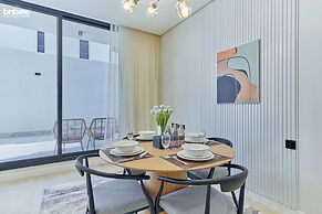 bnbmehomes -2BR with Cinema Room- R42B4