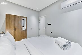 bnbmehomes -2BR with Cinema Room- R42B4